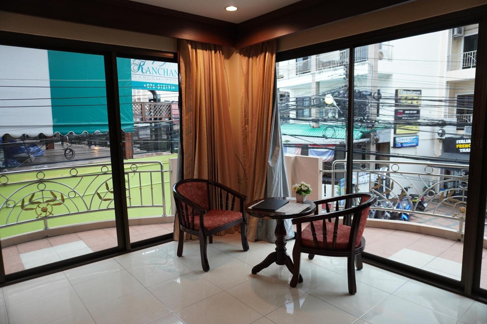 Отель Centre Point Nanai Patong Экстерьер фото